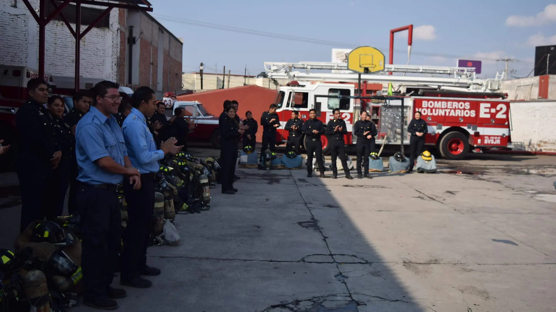 Existe un bombero por cada cinco mil 368 habitantes.